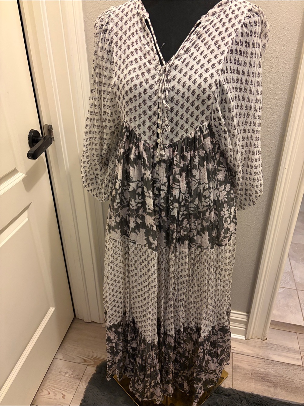 Daughters of India Long Sleeve Floral Printed Maxi Dress Size XS
